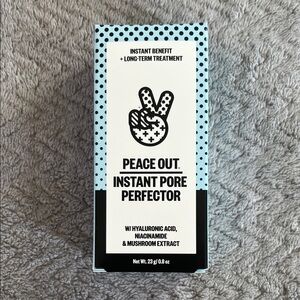 NWT Peace Out Instant Pore Perfector 0.8oz Skincare with Hyaluronic Acid